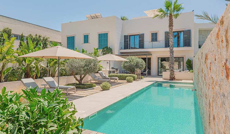 Luxury townhouse Sa Roqueta with stunning design in Ses Salines by Mallorca Home Connexion.